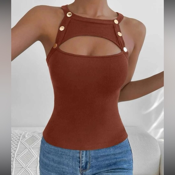 Luxe button detail cutout halter top - Picture 4 of 6